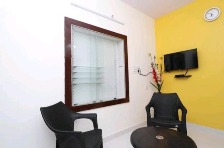 Wheel To Hills Stay Inn Service Apartments Chikmagalūr Esterno foto